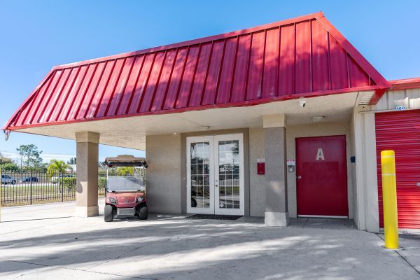 FreeUp Storage Bonita Springs - 24381 South Tamiami Trail