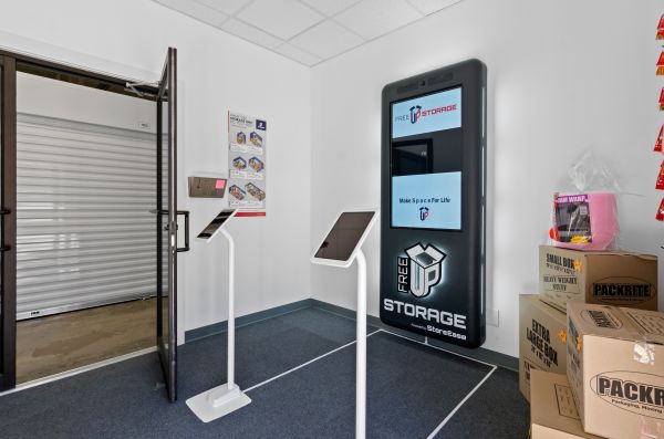 FreeUp Storage White Sulphur Springs - 362 Mountain Avenue