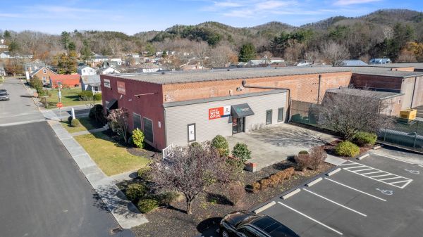 FreeUp Storage White Sulphur Springs - 362 Mountain Avenue