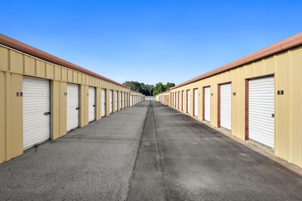 FreeUp Storage Lake Park - 130 Lakes Boulevard