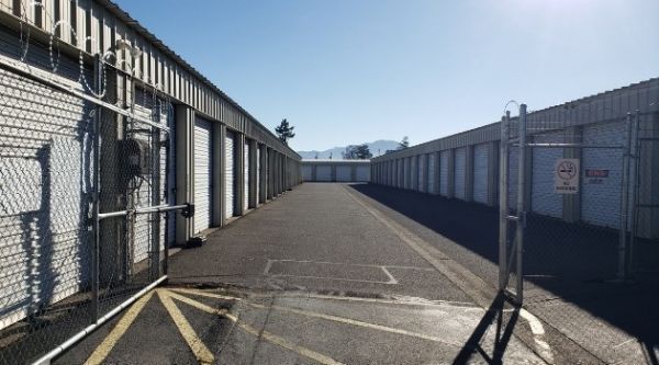 Medford Sentry Storage - 330 Earhart Street