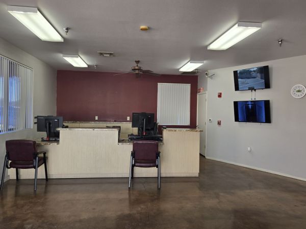 Extra Space Storage - 2093 - Chandler - Germann Rd - 700 East Germann Road