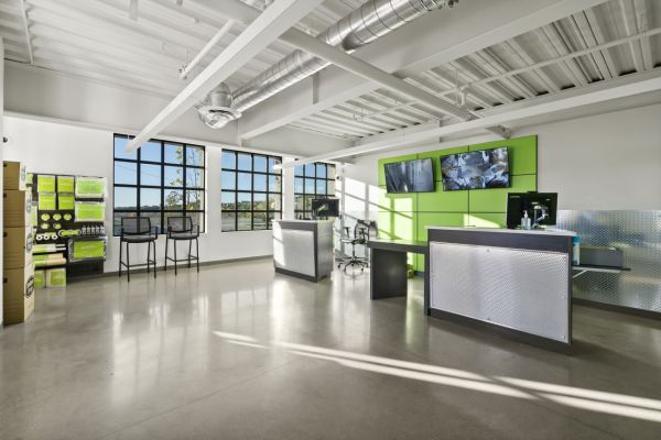 Extra Space Storage - 6302 - Santa Clarita - Valley Center Dr - 26676 Valley Center Drive