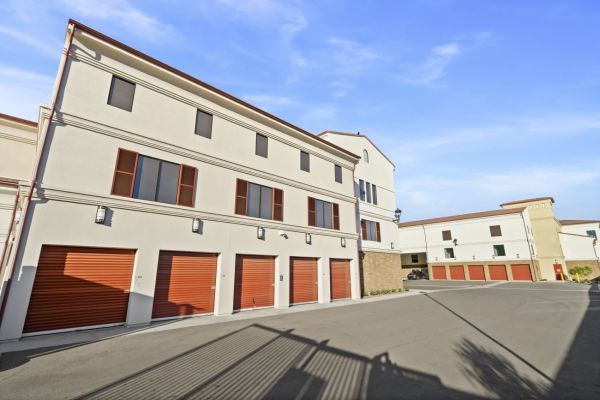 Extra Space Storage - 6302 - Santa Clarita - Valley Center Dr - 26676 Valley Center Drive
