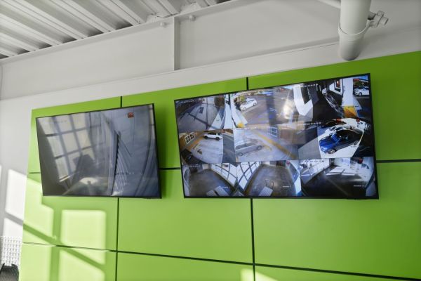 Extra Space Storage - 6302 - Santa Clarita - Valley Center Dr - 26676 Valley Center Drive