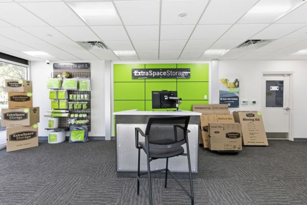Extra Space Storage - 6285 - Doral - NW 105th St - 11210 Northwest 105th Street