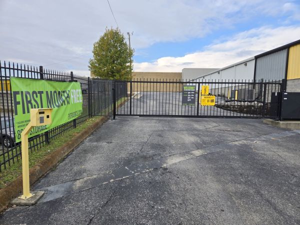 Extra Space Storage - 6673 - Hixson - Hixson Pike - 5027 Hixson Pike