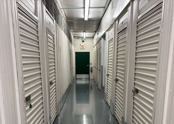 Extra Space Storage - 6699 - Grayslake - Barron Blvd - 673 Barron Boulevard