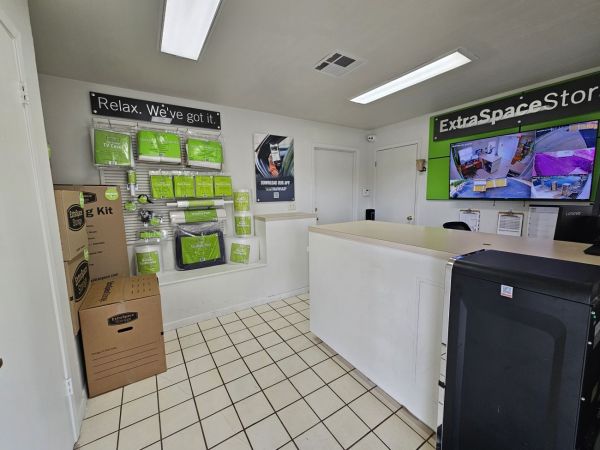 Extra Space Storage - 6611 - San Antonio - 16523 Huebner Rd - 16523 Huebner Road