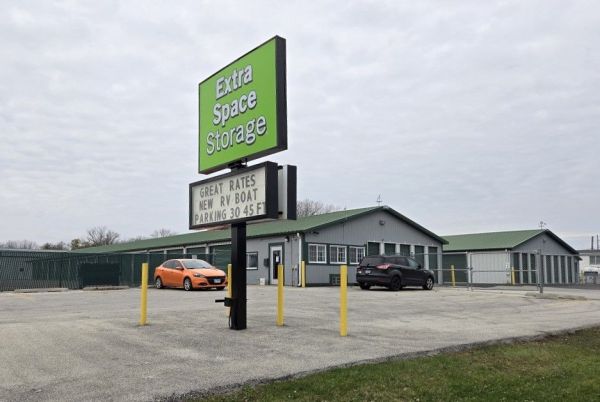 Extra Space Storage - 6698 - Beach Park - N Lewis Ave - 39406 North Lewis Avenue