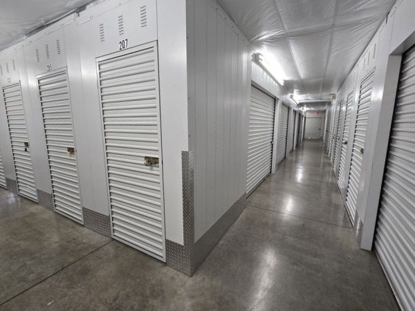 Extra Space Storage - 6698 - Beach Park - N Lewis Ave - 39406 North Lewis Avenue