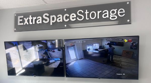 Extra Space Storage - 6698 - Beach Park - N Lewis Ave - 39406 North Lewis Avenue