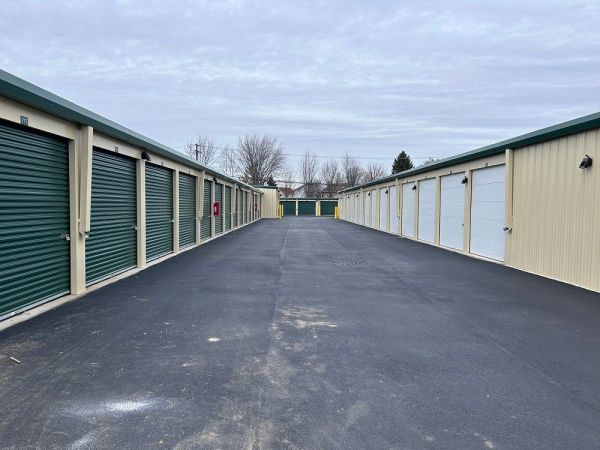 Extra Space Storage - 6700 - Round Lake Beach - E Rollins Rd - 880 East Rollins Road