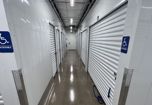 Extra Space Storage - 6700 - Round Lake Beach - E Rollins Rd - 880 East Rollins Road
