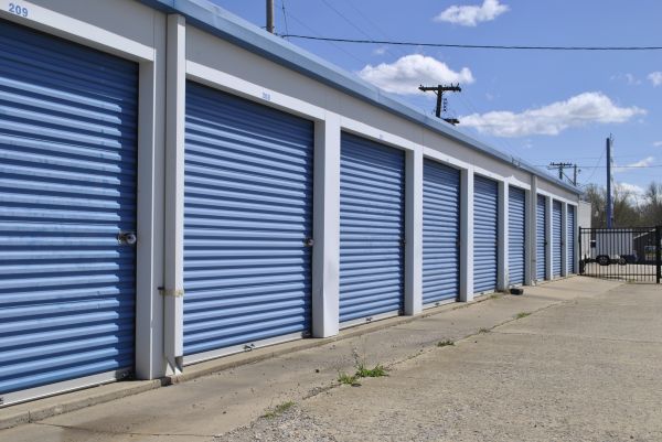 Bloomington Self Storage - 1001 West Market Street