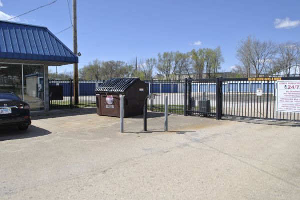 Bloomington Self Storage - 1001 West Market Street