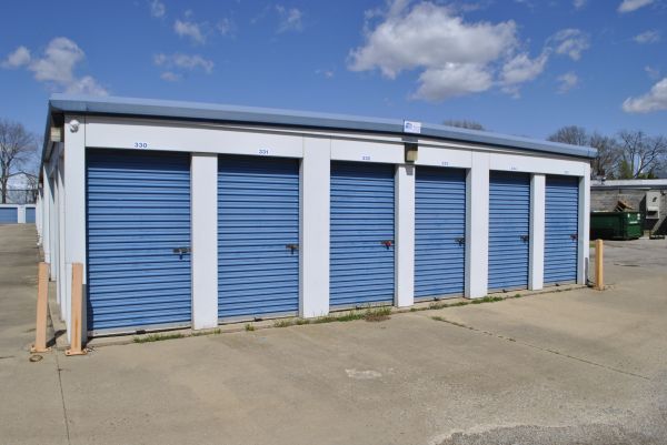 Bloomington Self Storage - 1001 West Market Street