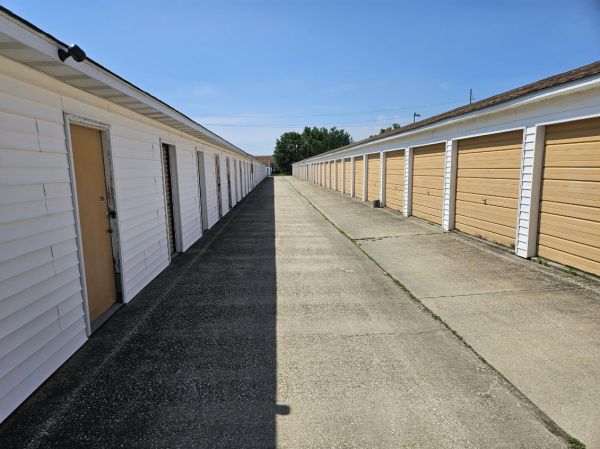Savoy Self Storage - 116 East Church Street