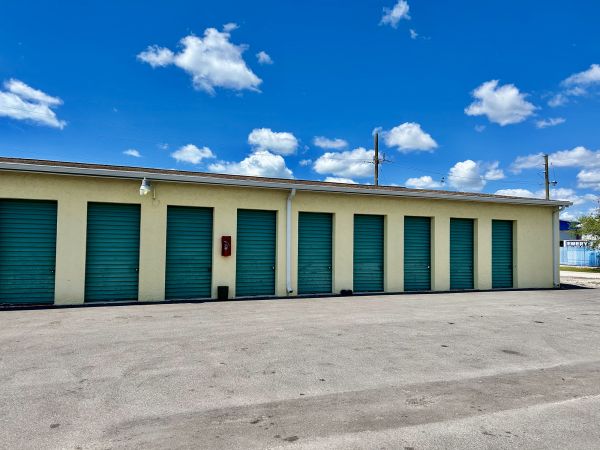 SunCo Storage - Englewood - 6462 San Casa Dr