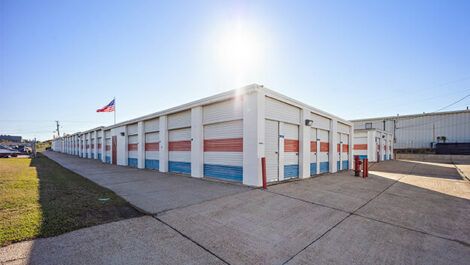 American Mini Storage - 2372 W Highway 80, Jackson, MS 39204 - 2372 U.s. 80