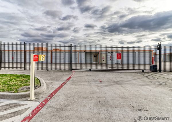 CubeSmart Self Storage TX Carrolton Creek Valley Blvd - 4321 Creek Valley Boulevard