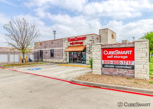 CubeSmart Self Storage TX Lancaster S Interstate 35 E - 1460 South Interstate 35 East
