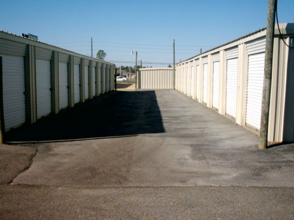 Tellus Self Storage - Dedeaux East - 12215 Dedeaux Road