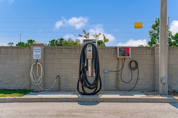 BlueGate - Sanford - 3858 East Lake Mary Boulevard