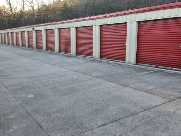 Extra Space Storage - 2097 - Knoxville - Barger Pond Way - 6825 Barger Pond Way