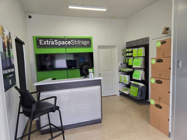 Extra Space Storage - 2238 - San Antonio - 27904 US Highway 281 N - 27904 U.S. Highway 281 North