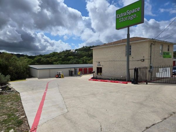 Extra Space Storage - 2238 - San Antonio - 27904 US Highway 281 N - 27904 U.S. Highway 281 North