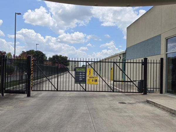 Extra Space Storage - 2220 - Leon Valley - Bandera Rd - 7212 Bandera Road