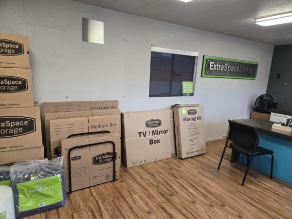 Extra Space Storage - 6637 - Glendale - 6208 N 67th Ave - 6208 North 67th Avenue
