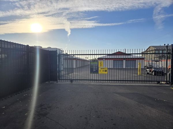 Extra Space Storage - 6637 - Glendale - 6208 N 67th Ave - 6208 North 67th Avenue