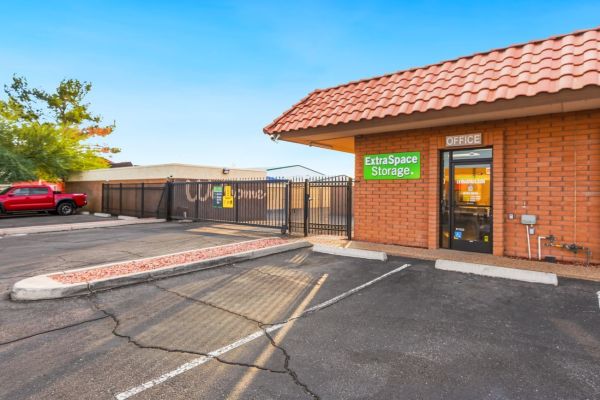 Extra Space Storage - 6641 - Youngtown - N 113th Ave - 13246 North 113th Avenue