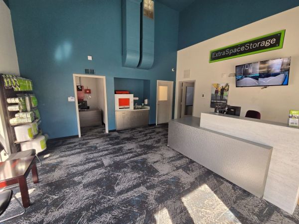 Extra Space Storage - 6642 - Meridian - N Records Ave - 3535 North Records Avenue