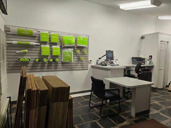 Extra Space Storage - 6676 - Newtown - Upper Silver Lake Rd - 100 Upper Silver Lake Road