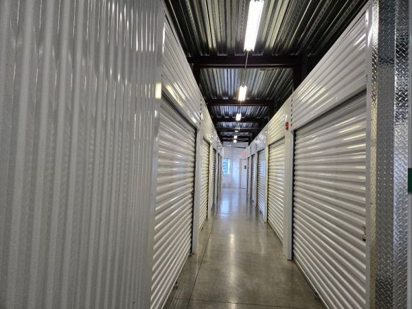 Extra Space Storage - 6676 - Newtown - Upper Silver Lake Rd - 100 Upper Silver Lake Road