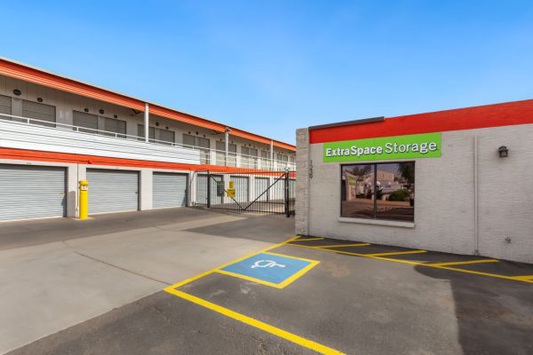 Extra Space Storage - 6640 - Phoenix - N 54th Ave - 1239 North 54th Avenue