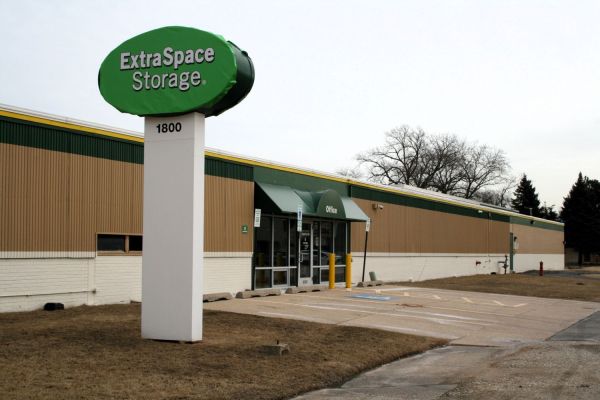 Extra Space Storage - 6687 - Des Plaines - Busse Hwy - 1800 Busse Highway