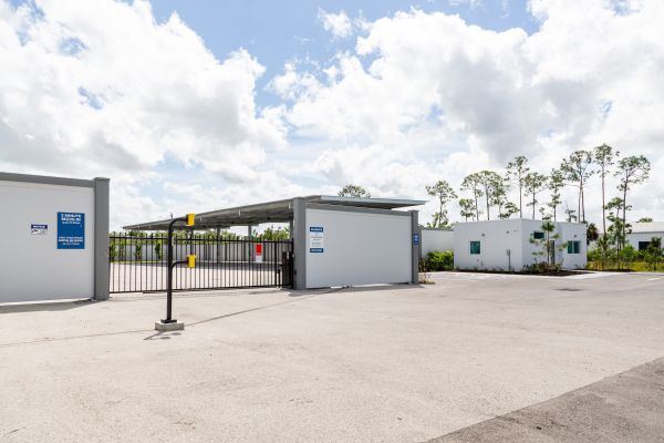 BlueGate Boat & RV Storage - Bonita - 24381 South Tamiami Trail