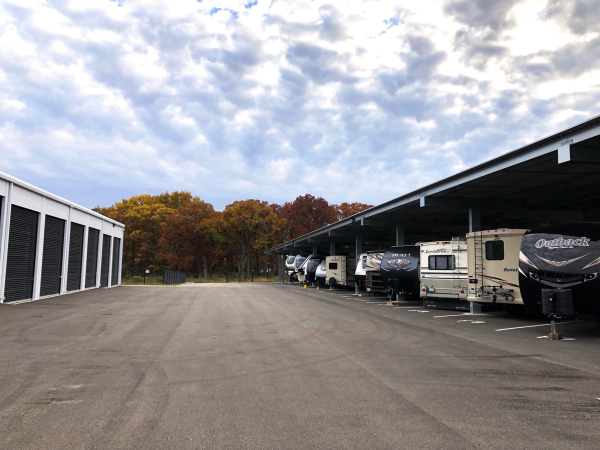 Outrig Storage - Lake County - 32550 North US Highway 12