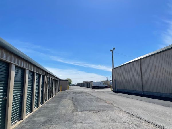 Storage Lion - 3625 E 20th St - 3625 East 20th Street