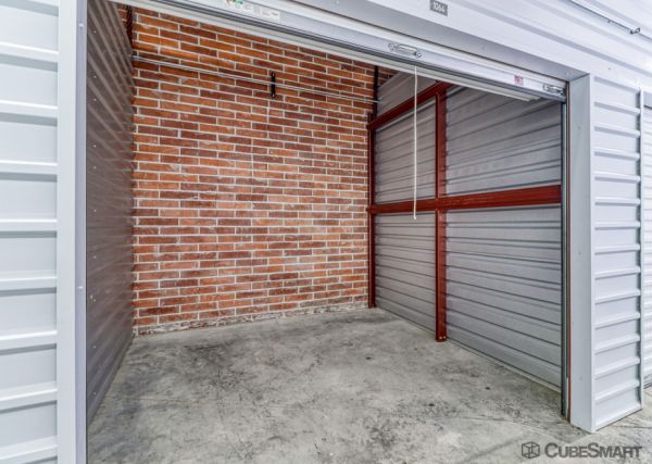 CubeSmart Self Storage IL Lake in the Hills N Lakewood Rd - 130 North Lakewood Road