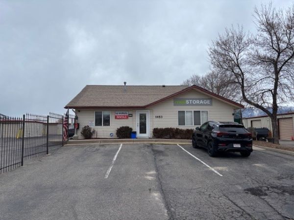 Right Move Storage- Rifle - 1453 Airport Road