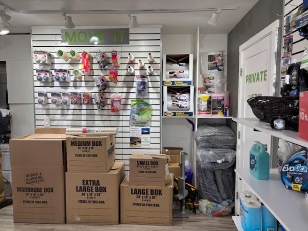 Right Move Storage- Rifle - 1453 Airport Road