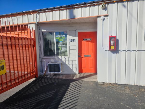 Extra Space Storage - 6728 - Henderson - Athol Ave - 1601 Athol Avenue