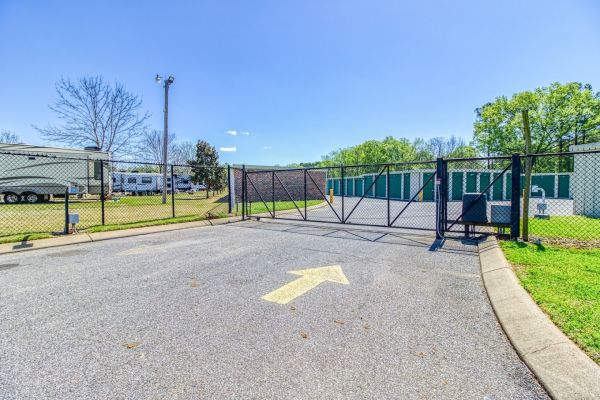 Snapbox Self Storage - Horn Lake - 1411 Audubon Point Drive - 1411 Audubon Point Drive