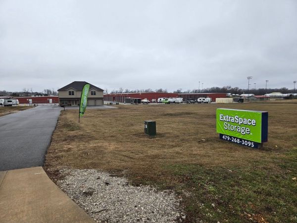 Extra Space Storage - 6770 - Pea Ridge - W Pickens Rd - 2251 West Pickens Road