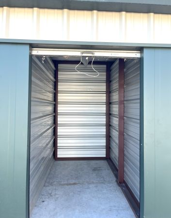 Self Storage Ivor - 35198 General Mahone Blvd